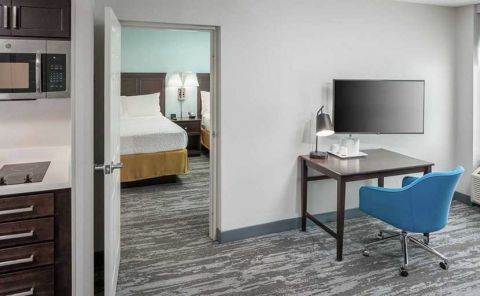 Hotel Hampton Inn & Suites Miami image