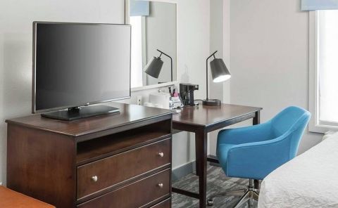 Hotel Hampton Inn & Suites Miami image