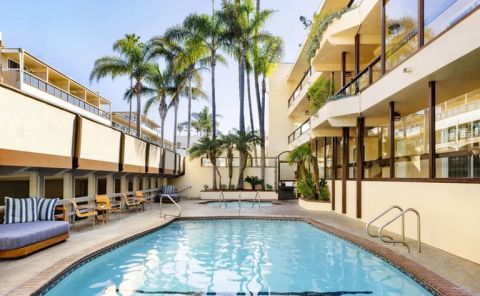 Hotel Pacific Edge Hotel image