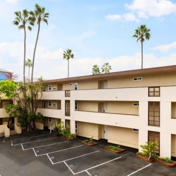 Hotel Pacific Edge Hotel image