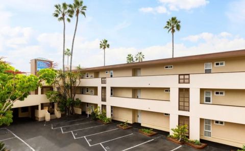 Hotel Pacific Edge Hotel image