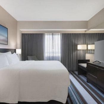 Hotel Courtyard By Marriott New York JFK Airport image