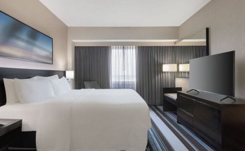 Hotel Courtyard By Marriott New York JFK Airport image