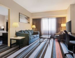 Courtyard By Marriott New York JFK Airport, New York