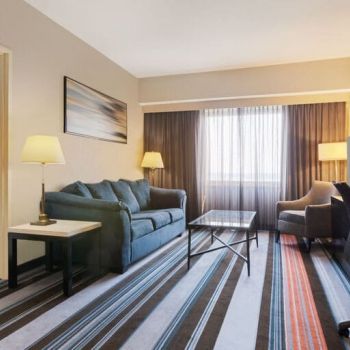 Hotel Courtyard By Marriott New York JFK Airport image