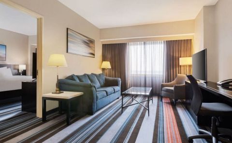 Hotel Courtyard By Marriott New York JFK Airport image