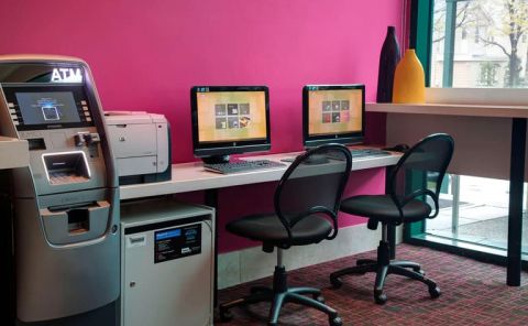 Hotel Courtyard By Marriott New York JFK Airport image