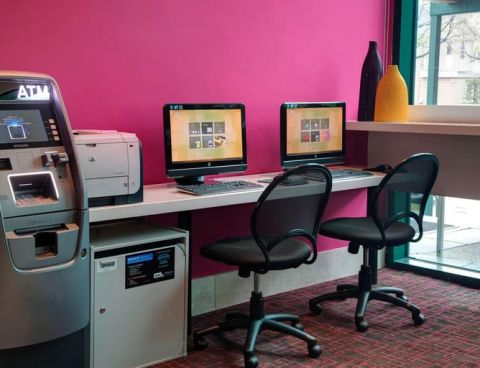 Hotel Courtyard By Marriott New York JFK Airport image