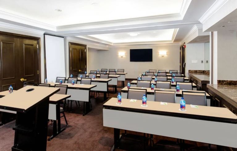 Courtyard By Marriott New York JFK Airport, New York