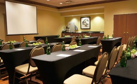 Hotel Courtyard By Marriott Toronto Airport image