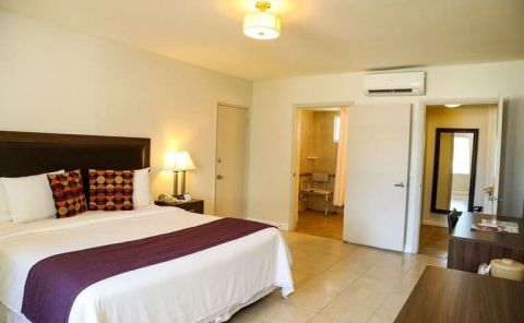 Hotel Collins Hotel image