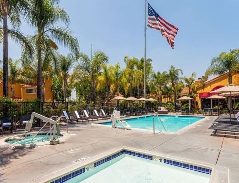 Hotel Clementine Hotel & Suites Anaheim image