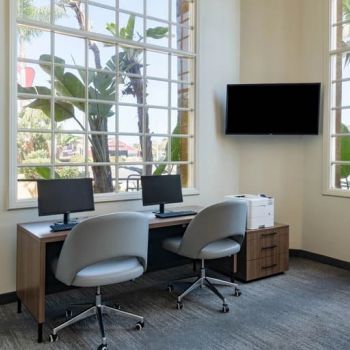 Hotel Wyndham Garden San Diego Near SeaWorld image