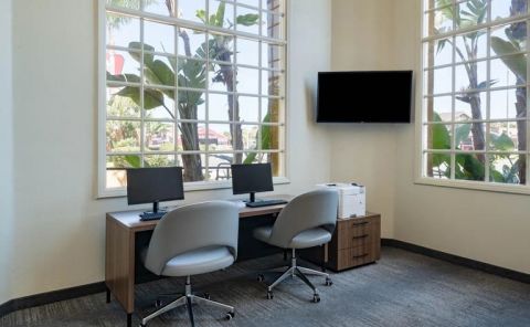 Hotel Wyndham Garden San Diego Near SeaWorld image