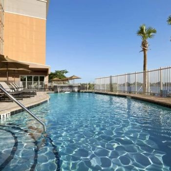 Hotel Cambria Hotel Miami Airport - Blue Lagoon image