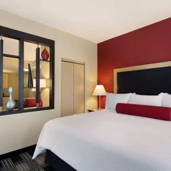 Hotel Cambria Hotel Miami Airport - Blue Lagoon image