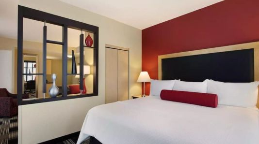 Cambria Hotel Miami Airport - Blue Lagoon, Miami