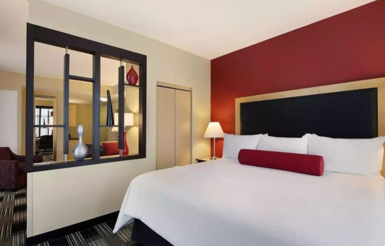 Cambria Hotel Miami Airport - Blue Lagoon, Miami