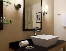 Cambria Hotel Miami Airport - Blue Lagoon, Miami