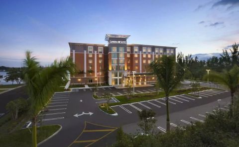 Hotel Cambria Hotel Miami Airport - Blue Lagoon image