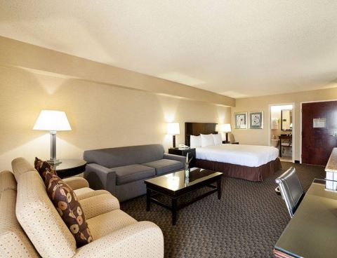 Hotel Radisson Hotel JFK Airport image