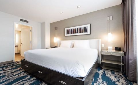 Hotel Hotel Felix Chicago image