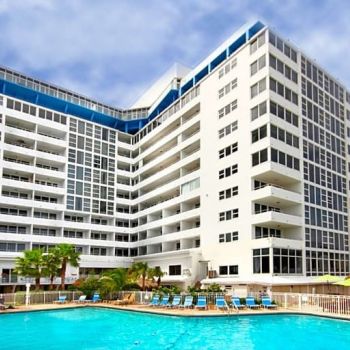 Hotel Ocean Manor Beach Resort image