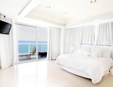 Hotel Ocean Manor Beach Resort image