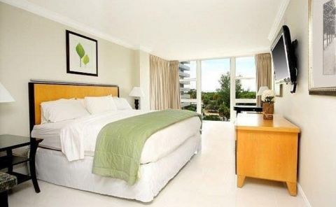 Hotel Ocean Manor Beach Resort image