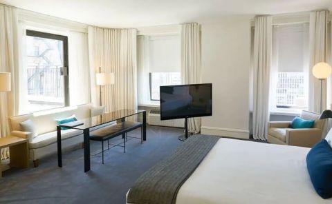 Hotel The Ambassador Chicago image