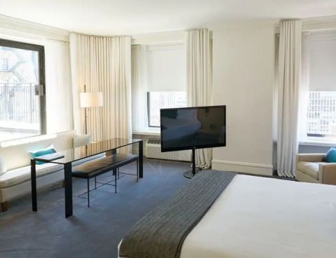 Hotel The Ambassador Chicago image