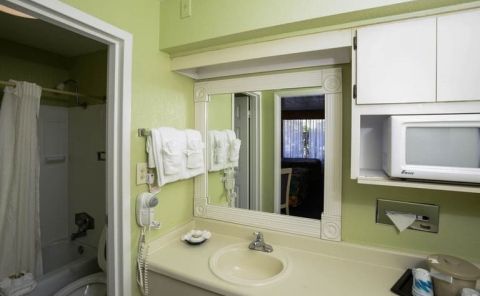 Hotel Seralago Hotel and Suites image