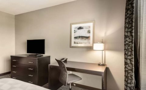 Hotel Holiday Inn & Suites Silicon Valley - Milpitas image