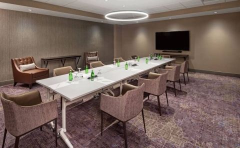 Hotel DoubleTree By Hilton Halifax Dartmouth image