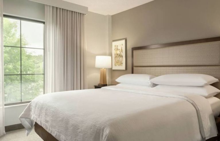Embassy Suites Alpharetta, Alpharetta
