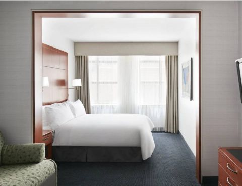 Hotel Club Quarters Hotel Central Loop image