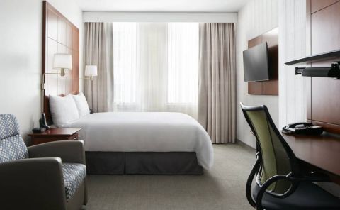 Hotel Club Quarters Hotel Central Loop image