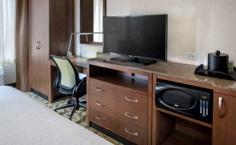 Hotel Hilton Garden Inn Chicago Downtown Riverwalk image