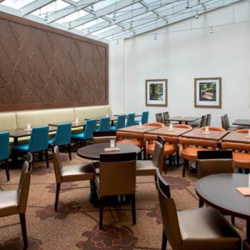 Hotel Hilton Garden Inn Chicago Downtown Riverwalk image