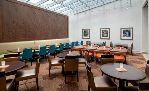 Hotel Hilton Garden Inn Chicago Downtown Riverwalk image