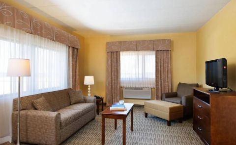 Hotel Holiday Inn Express Philadelphia Airport image