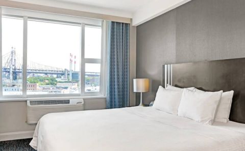 Hotel Wyndham Garden Long Island City image