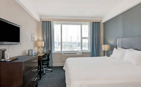Hotel Wyndham Garden Long Island City image