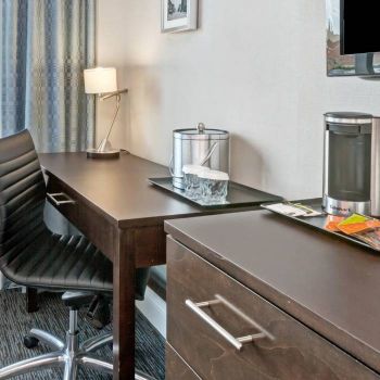 Hotel Wyndham Garden Long Island City image
