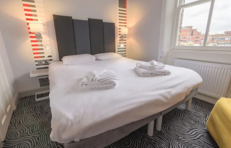 Victoria Inn, London