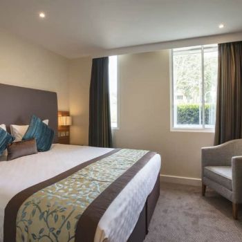 Hotel Thistle London Heathrow Terminal 5 image