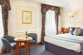 Hotel Thistle London Heathrow Terminal 5 image