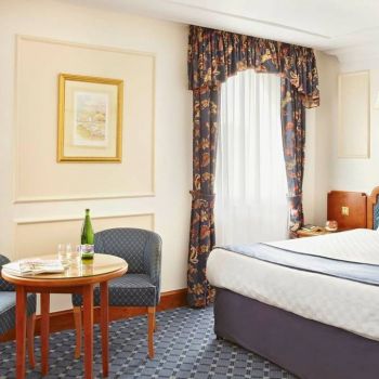Hotel Thistle London Heathrow Terminal 5 image