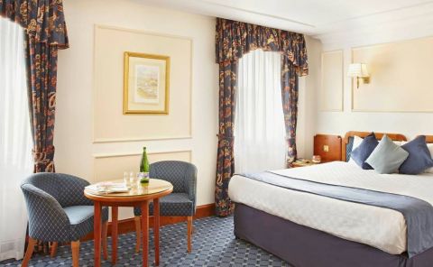 Hotel Thistle London Heathrow Terminal 5 image