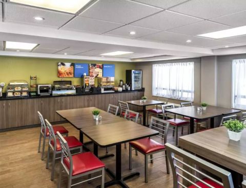 Hotel Comfort Inn Regina image